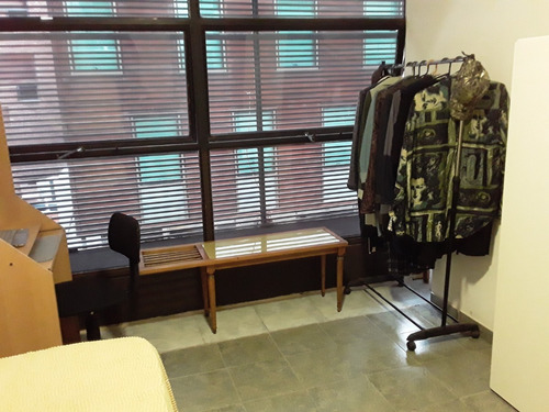 Imagen 7 de 15 de Oficina En Calle Caseros . Departamento De 1 Dormitorio