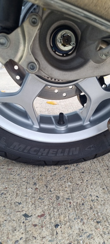 Imagen 14 de 25 de Piaggio Mp3 500