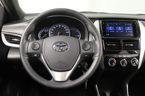 Imagen 3 de 25 de Toyota Yaris 1.5 Xs Audio 5p Mt My23