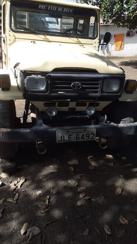 Imagem 3 de 7 de Toyota Bandeirante Picap-up