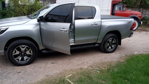 Imagen 3 de 6 de Toyota Hilux 2020 2.8 Cd Srx 177cv 4x4