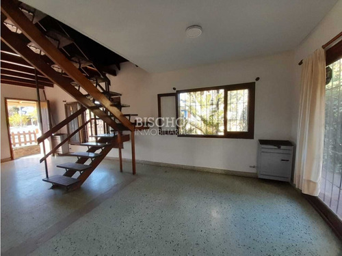 Casa En Dos Plantas, Todos Los Servicios. Ideal Vivienda Permanente