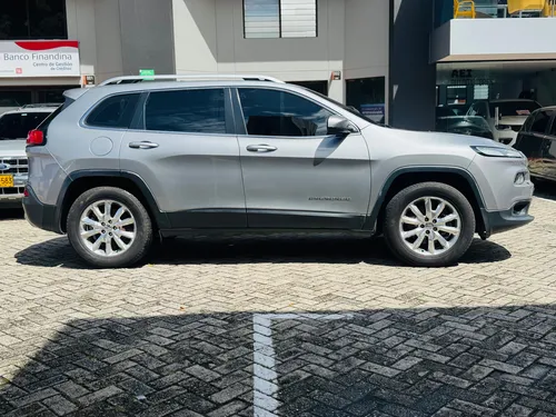 Jeep Cherokee 3.2 Longitude Plus
