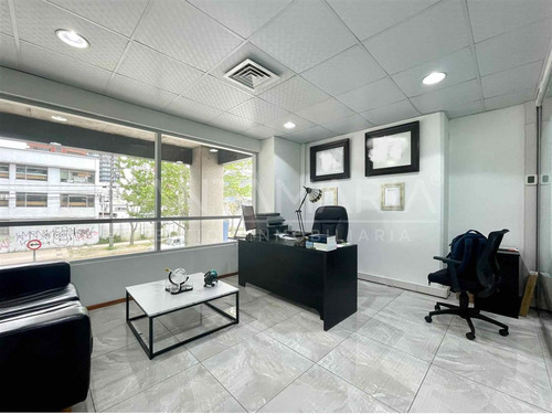 Arriendo Oficina Ubicada En Arturo Prat, Concepción