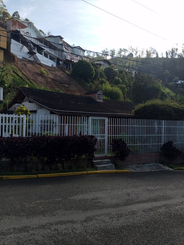 Best House Vende Hermosa Y Cómoda Casa En Colinas De Carrizal, Sector Las Peritas.