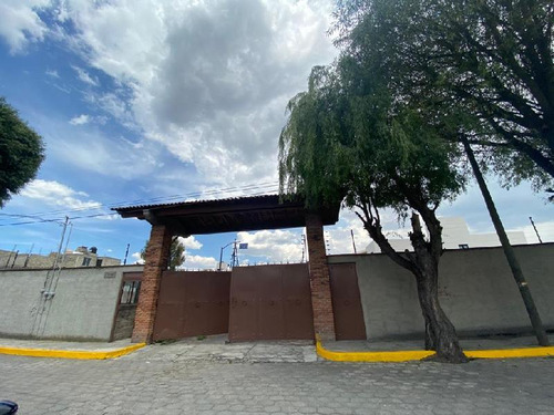 Terreno Habitacional En Venta En Bellavista, Metepec, México