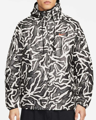 Campera Nike Trend Ssnl Aop Talle S (Usado)
