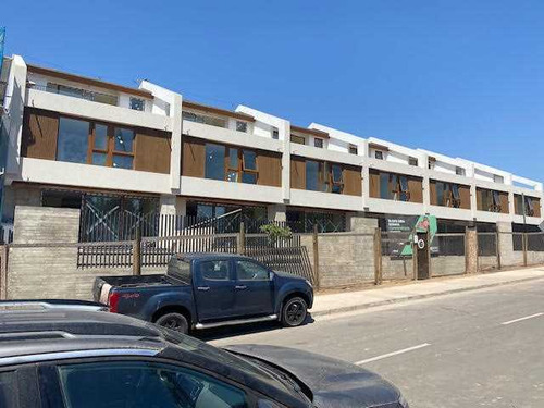 Moderna Casa Tipo Townhouse (67615)