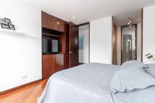 Apartamento En Venta En El Chicó. Cod V8308