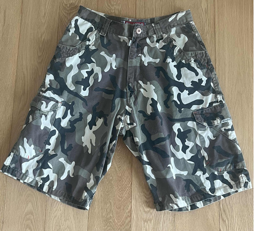 Bermuda Cargo Militar Camuflada Marca Billabong Talle S