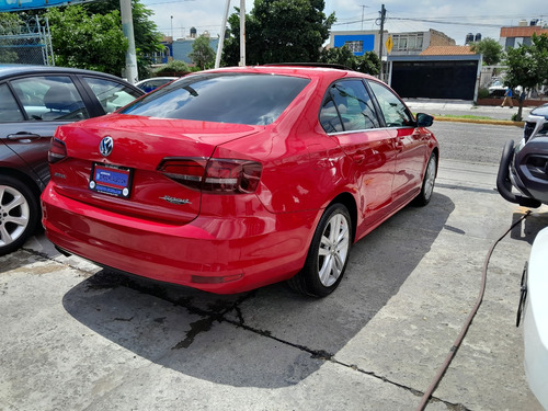 Volkswagen Jetta 2.5 Sportline Tiptronic At