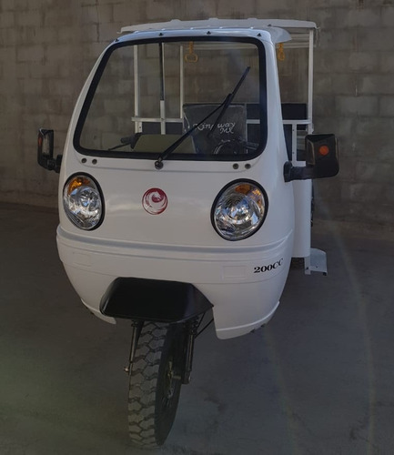 Imagen 3 de 11 de Mototaxi De Gasolina Con Puertas 5 Pasajeros 2022 Trimoto