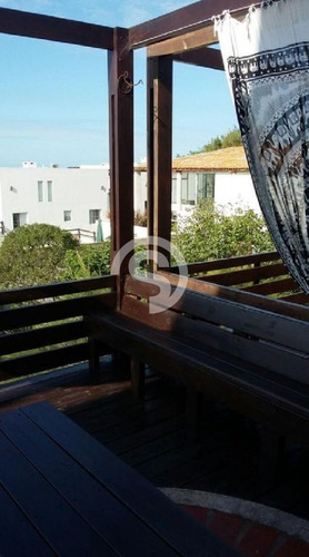 Apartamento En La Barra, Vista Al Mar- Ref: 2478