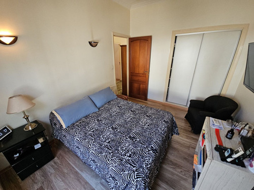 Casa Lote Propio 5 Amb. Con Jardín Y Pileta Floresta