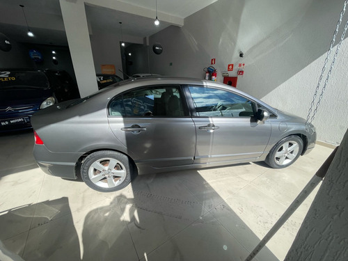 Honda Civic 1.8 Lxs Flex Aut. 4p