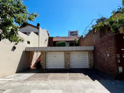 Venta De Casa Con Garage Para 2 Autos En Parque Avellaneda
