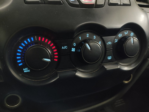 Imagen 14 de 15 de Ford Ranger 2 Dc 4x2 Xl Safety 2.2l Dsl 2015