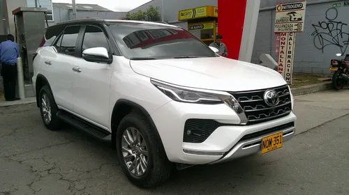 Toyota Fortuner 2.4 Diésel Srv 4X2
