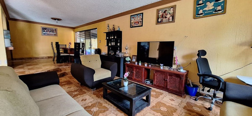 Casa Familiar Espaciosa En San Bartolo Amanalco