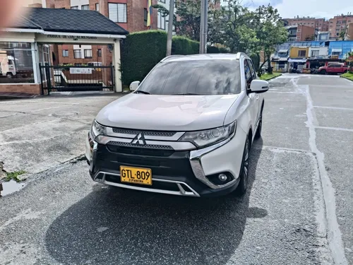 Mitsubishi Outlander Kaiteki 2.4 Full 4x4 At 7 Psj 2020