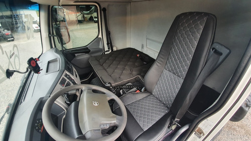 Volvo Vm 270 6x2 2015