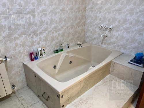 Imagen 9 de 17 de Muy Buena Casa En Banfield! Nuevas Condiciones!