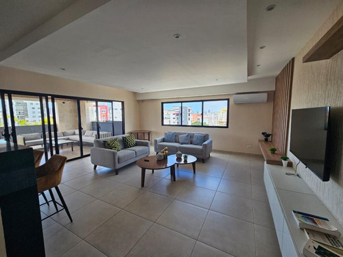 Apartamento En Alquiler En Evaristo Morales, Santo Domingo, 2 Habitaciones, Torre Moderna Con Área Social