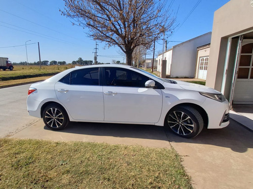 Imagen 10 de 16 de Toyota Corolla 2017 1.8 Se-g Cvt 140cv