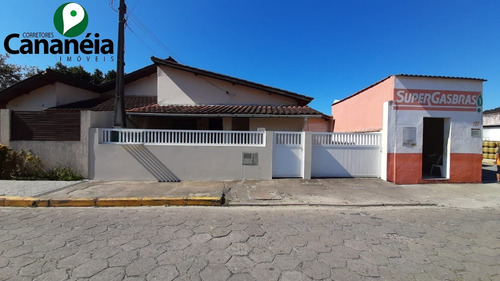 Imagem 1 de 30 de Casa 3 Dormitórios Para Venda No Centro De Cananéia/sp - Ca00085 - 68854824