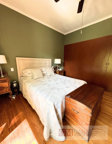 Casa De 2 Pisos, 3 Dormitorios, 4 Baños, En Venta En Pocitos