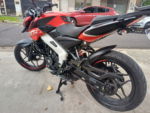 Rouser Ns 200