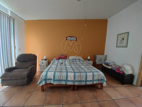 Casa En Venta En Fracc. Brisas De Cuautla De Un Nivel Con Alberca.