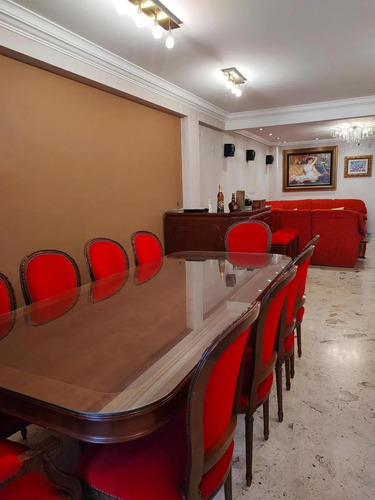 Casa En Venta - 6 Dormitorios 6 Baños - Cocheras - 556mts2 - Villa Del Parque