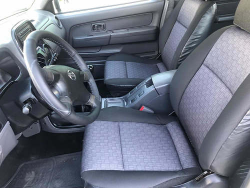 Imagen 7 de 14 de Nissan Np300 2013 2.4 Doble Cabina Lujo Mt