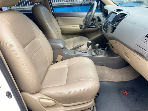 Imagen 22 de 25 de Toyota Fortuner 2014