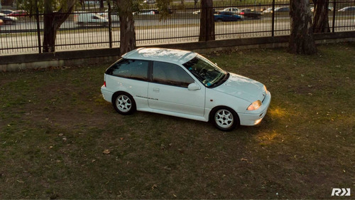 Imagen 5 de 10 de Suzuki Swift Gti