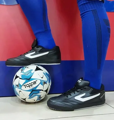 Tenis futsal best sale resistente