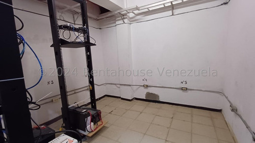 Exclusiva Empresa En El Area De Telecomunicaciones, Con Torre A 2006 Mts De Altura En Un Terreno De 870m2, En El Junquito, Urb Alto Irapa, Mls#24-20005