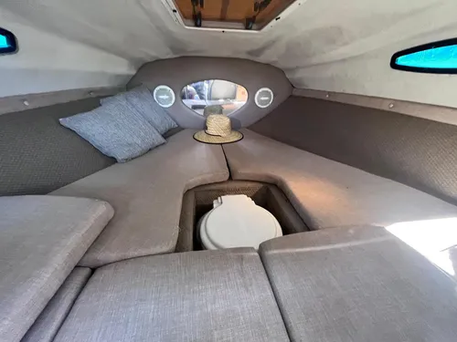 Regal 2150 Cuddy Mercruiser 4.3 V6 220 Hp