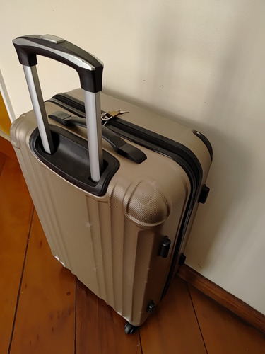 Mala Viagem Rígida Média Abs P/ Despachar 66cm 23kg + Capa Dourado Lisa (Usado)