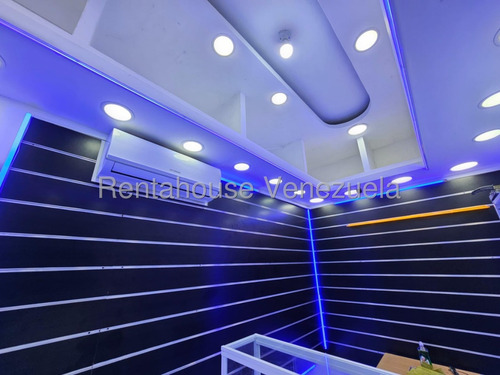 Oportunidad De Inversion Local En Venta Cc Galería Plaza Av. Bolívar, Maracay, 25-23064 Mv