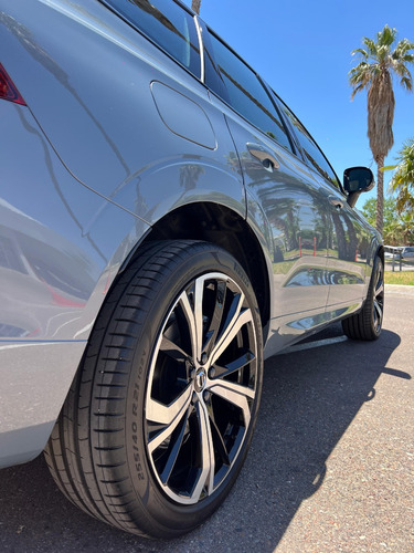 Volvo XC60 ULTIMATE DARK T8