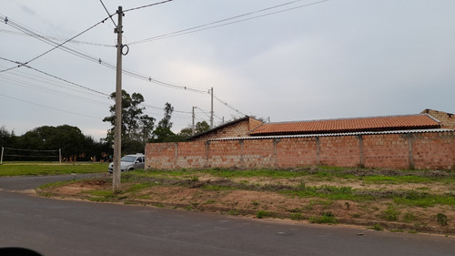 Terreno De Esquina Na Cidade De Cerqueira Cesar - Comercial / Residencial - Jardim Tropical - Plano