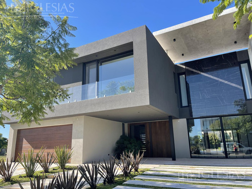 Casa Al Río En Venta - Barrio El Yacht, Nordelta