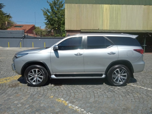 Imagen 5 de 12 de Toyota Sw4 4x4 Srx 2.8 Tdi 6 A/t 7a 2018