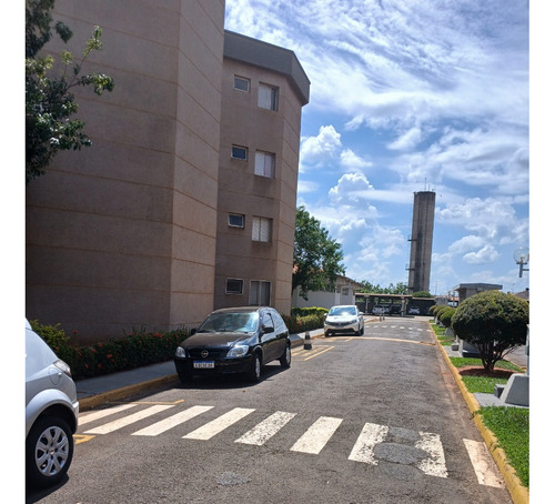 Apartamento No Térreo, Na Primeira Torre Próximo Á Portaria
