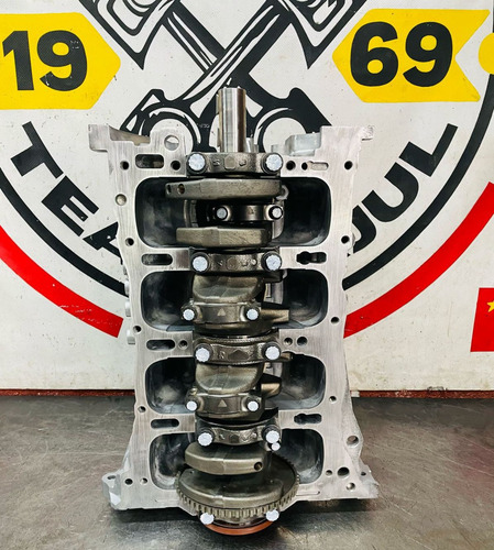 Medio Motor Kia 2.4l G4kj Sensor Tapa Distribución Sportage (Usado)