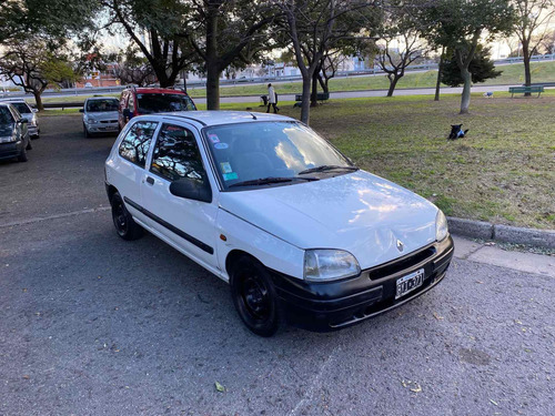 Imagen 9 de 14 de Renault Clio 1998 1.6 Rn