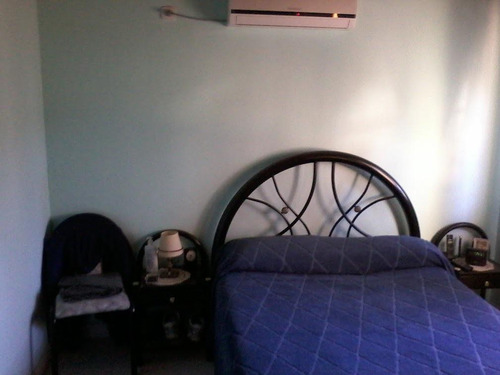Casa En Venta - 3 Dormitorios 1 Baño - 110mts2 - Bahia Blanca
