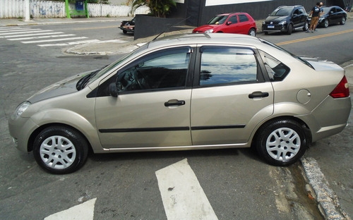 Ford Fiesta 1.0 Mpi Sedan 8v 2007